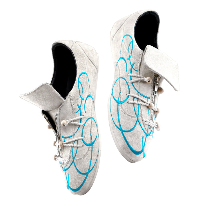 Model 001 - Off white